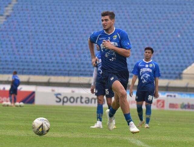 Nick Kuipers Buka-bukaan soal Jupe dan Igbonefo: Siapa yang Terbaik?
