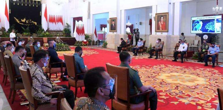 Jokowi: Stop Ekspor Bahan Mentah Kita Jangan Cuma Tukang Gali dan Tangkap Ikan Saja