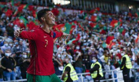 Meski Ronaldo Hattrick, Portugal Belum Aman