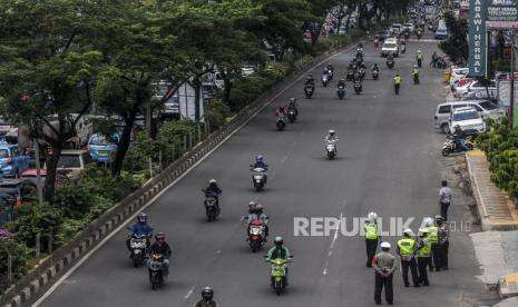 Dinas PUPR Pasang Penutup Gorong-Gorong Hilang di Margonda