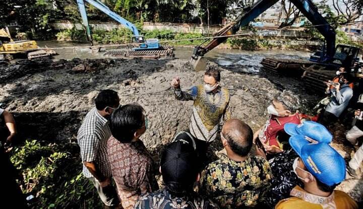 Jangan Tanya Soal Capres, Anies Baswedan Lagi Sibuk Urus Hujan