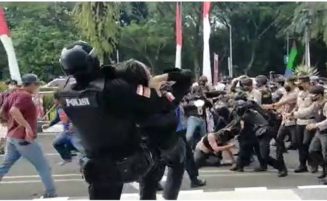 Dikecam Komnas HAM, Aksi `Smackdown` Oknum Polisi ke Mahasiswa Berujung Saling Memaafkan