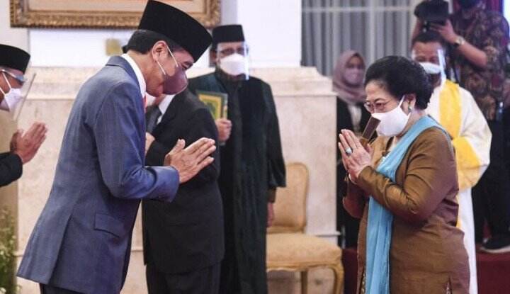 Dunia Politik Penuh Kejutan, Dulu Jokowi Disebut Petugas Partai, Eh Sekarang Ngelantik Bu Mega
