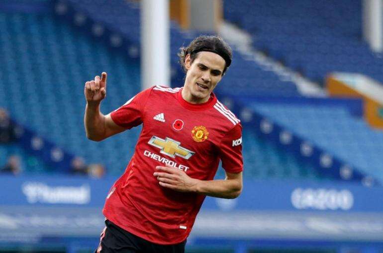 Kalah Pamor Sama Ronaldo, Cavani Disarankan Hengkang