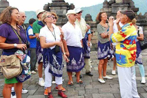 Aturan Baru Masa Pandemi, Warga Asing Boleh Berwisata hingga Buat Film di Indonesia