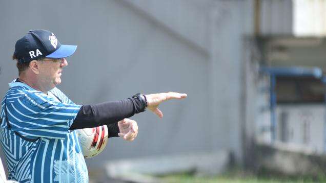 Krisis Pemain Lawan Bhayangkara FC, Pelatih Persib Sudah Kantongi Solusi