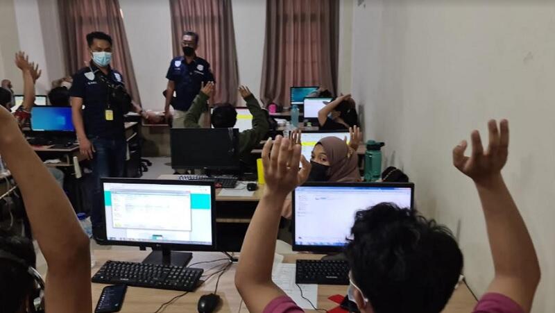 Disorot Jokowi, Ini Penampakan Kantor Pinjol yang Diacak-acak Polisi