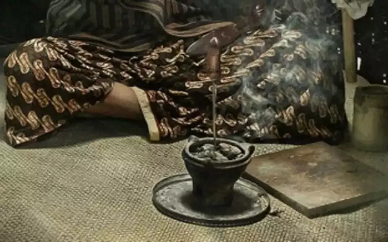 Pria Ini Tuntut Paranormal karena `Kutukan Mantan Pacar`