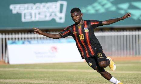 Kapten Tim PON Papua Butuh Satu Gol Agar Samai Boaz Solossa