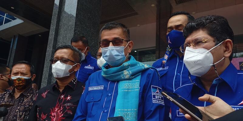 Hinca Pandjaitan: Yang Dilakukan Yusril Bukan Terobosan, Tapi Penyesatan Hukum