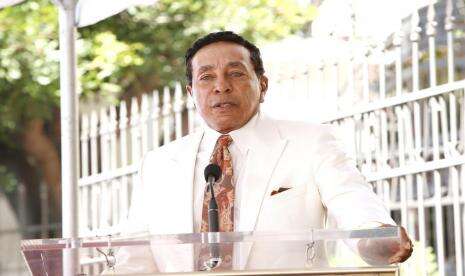 Kena Covid-19, Smokey Robinson Sempat tak Sadarkan Diri