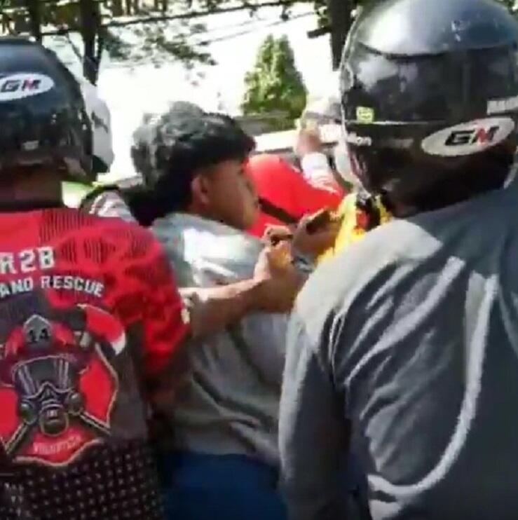 Duduk Perkara Viral Pengendara Avanza Putih di Banjarmasin Serempet Mobil hingga Pemotor