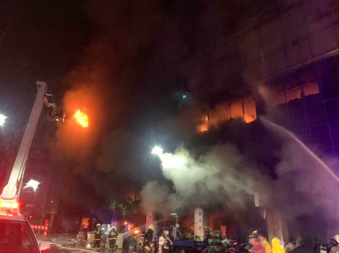 Kebakaran Gedung Lantai 13 di Taiwan, Setidaknya 25 Tewas, 44 Terluka