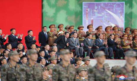 Tentara Korea Utara Gelar Pertunjukan Seni Bela Diri Ekstrem