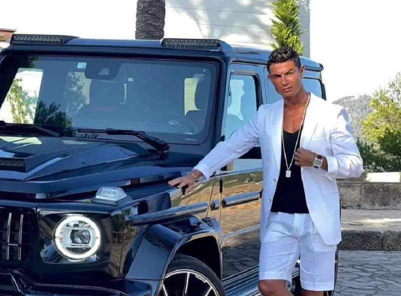 Kelewat Tajir, Cristiano Ronaldo Tambah Koleksi Mobil Mewahnya dengan Kendaraan Edisi Terbatas Seharga Rp164 Miliar