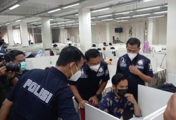 Ancam Konsumen, Polisi Gerebek Kantor Pinjol di Kota Tangerang