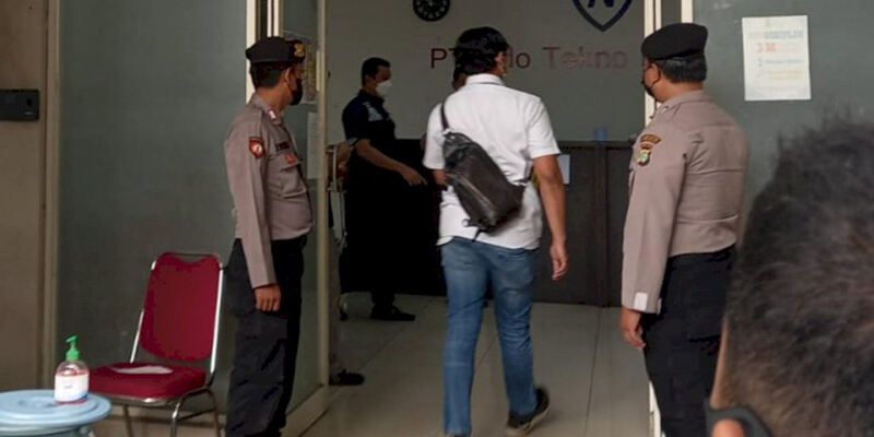 Selain di Cengkareng, Polisi Juga Gerebek Kantor Pinjol Ilegal di Perumahan Mewah Green Lake City