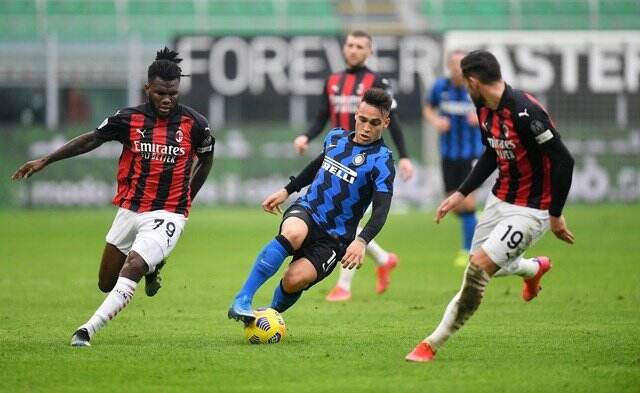 Saling Sikut, Inter Milan dan AC Milan Rebutan Penyerang Satu Ini
