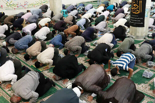 Hampir 2 Tahun Ditiadakan, Teheran Gelar Shalat Jumat Pertama