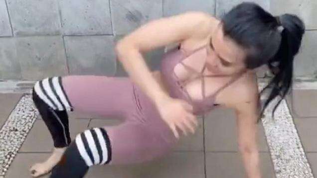 Maria Vania Lemaskan Otot Sebelum Olahraga, Pikiran Netizen Melayang