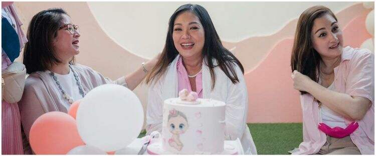 Kue baby shower 7 seleb ini unik, punya Nola B3 isinya jadi sorotan