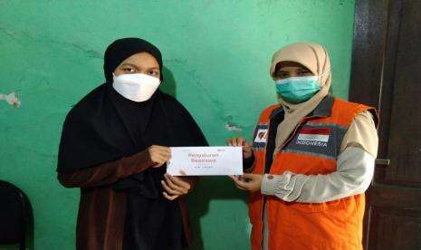Rumah Zakat Salurkan Beasiswa bagi Anak Juara