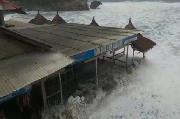BMKG Keluarkan Peringatan Waspada Gelombang 6 Meter di Perairan Indonesia