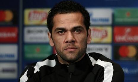 Barcelona Abaikan Ide Rekrut Dani Alves