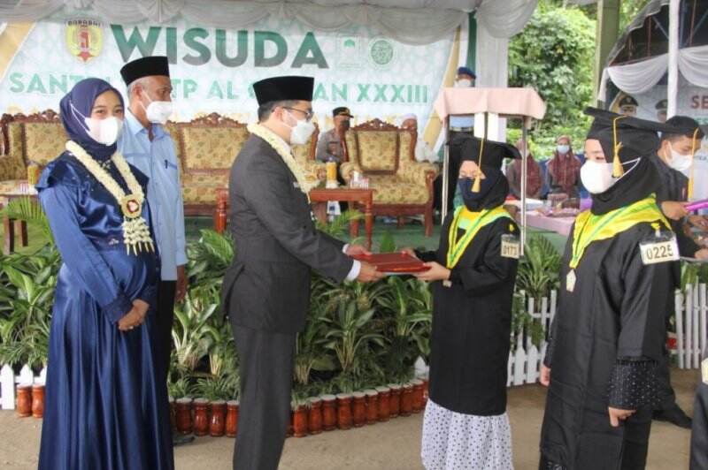Giliran Santri Tiga Kecamatan HST Diwisuda, Simak Pesan Bupati Aulia