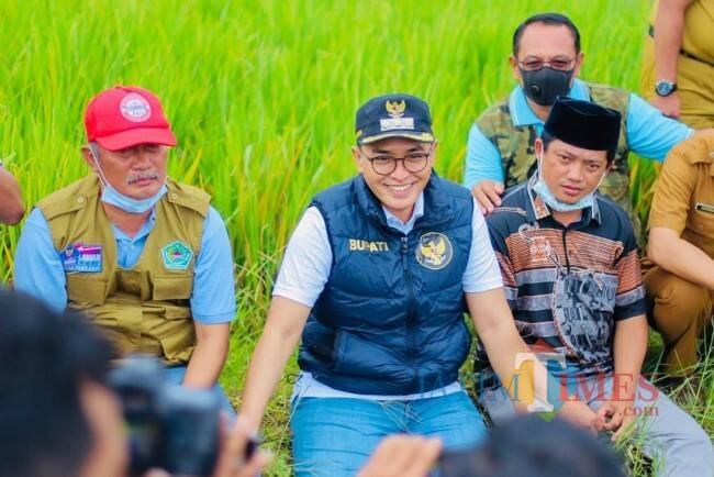 Kembangkan Potensi Ekonomi hingga Wisata, Bupati Pamekasan Digelari Bapak Desa