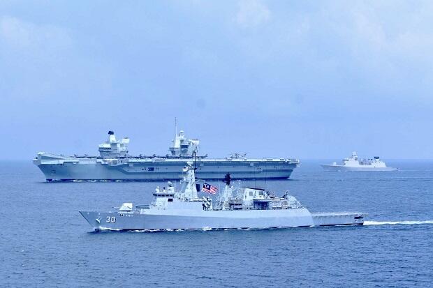 Kapal Selam China Gagal Kuntit Kapal Induk Inggris di Laut China Selatan