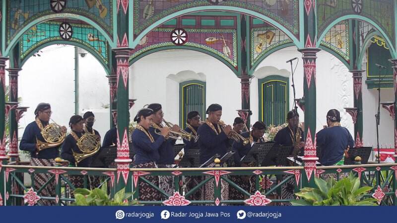 Gelar Konser, Abdi Dalem Bawakan Lagu Perjuangan
