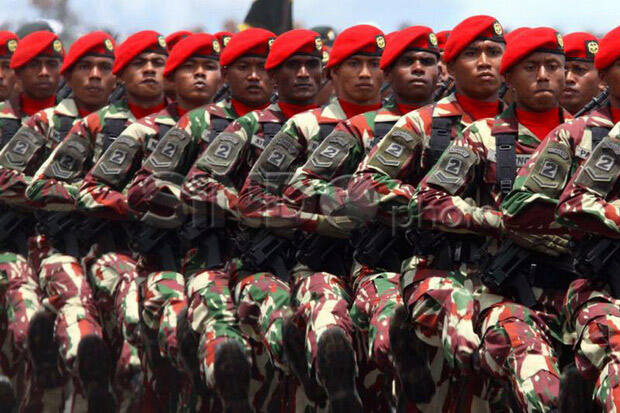 Daun Teh Direbus Air Sabun, Kisah di Balik Pembuatan Baret Merah Kopassus