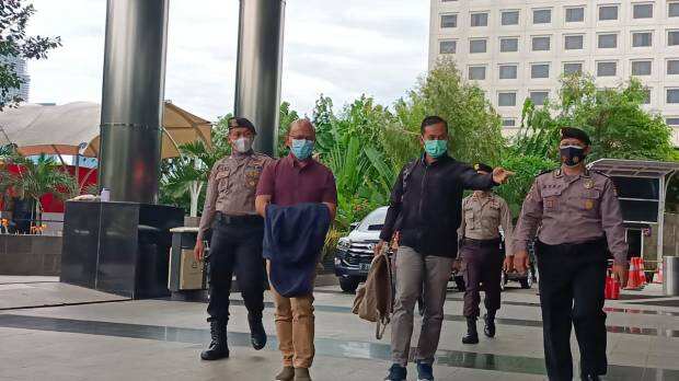 Pejabat Pajak Tiba di Gedung KPK Setelah Diciduk di Sulsel