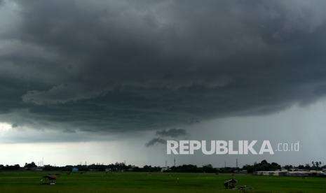 Aktivitas La Nina Picu Cuaca Ekstrem di Kalsel