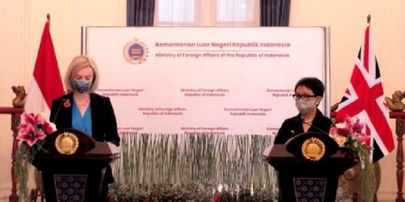 Kunjungi Jakarta, Menlu Inggris Urai Pentingnya Indonesia bagi Keamanan dan Ekonomi Dunia