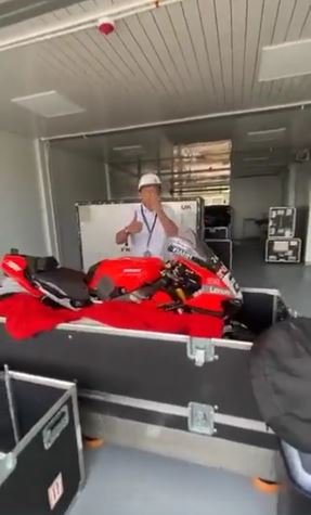 Fakta-fakta Panitia Sirkuit Mandalika Bongkar Boks Kargo Ducati Secara Ilegal, Disorot Media Asing