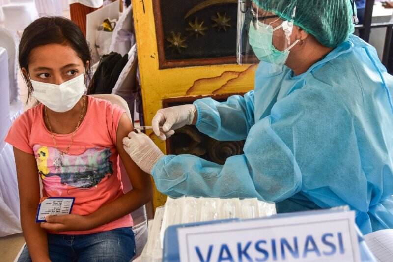 Tips Seputar Vaksinasi Covid-19 Anak untuk Orang Tua