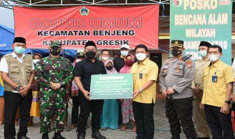 PG Salurkan 1.972 Paket Sembako untuk Korban Banjir Gresik