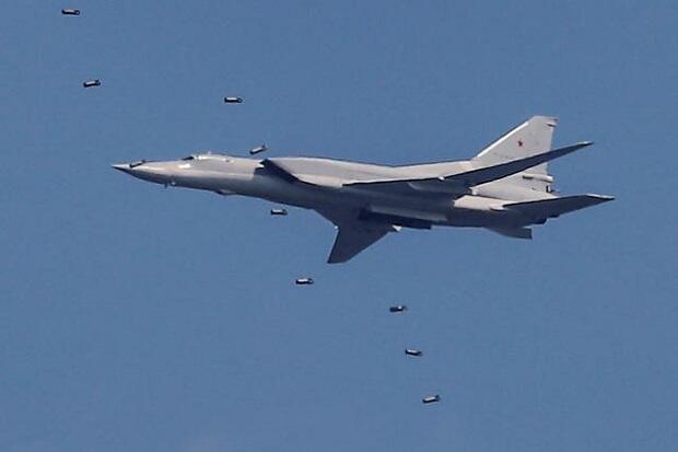 Rusia Kirim Dua Bomber Nuklir untuk Dukung Belarusia yang Seteru dengan UE