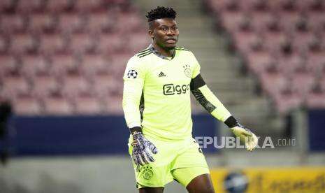 Barcelona dan Inter Berebut Andre Onana