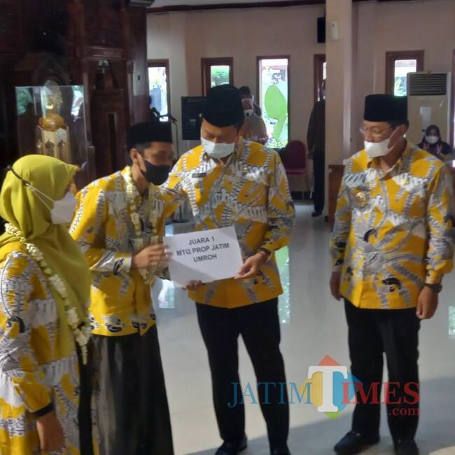 Juara Umum di Ajang MTQ Jatim, Bupati Lamongan Beri Hadiah Umrah ke Peraih Medali Emas