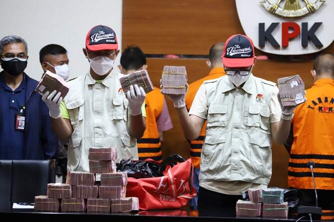Kasus Suap Pejabat Ditjen Pajak, KPK Tetapkan Dua Tersangka Baru