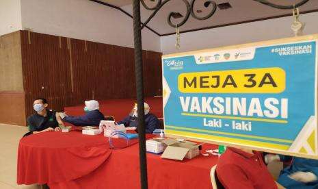 Kadin Gelar Vaksinasi Massal di Mal Sampit