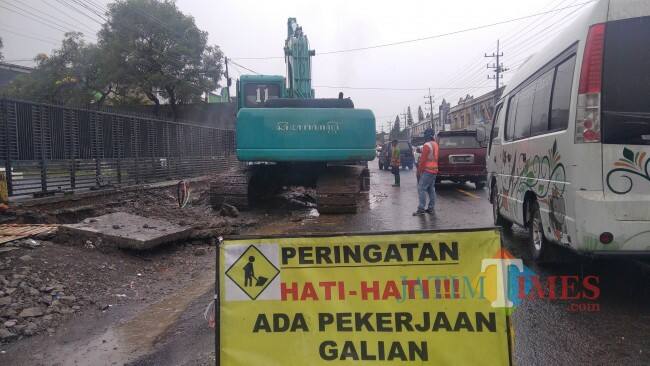 Warga Jember Keluhkan Lemotnya Proyek Drainase U-Ditch