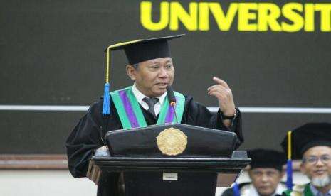 Pertama Kali, UMS Kukuhkan Empat Guru Besar Sekaligus