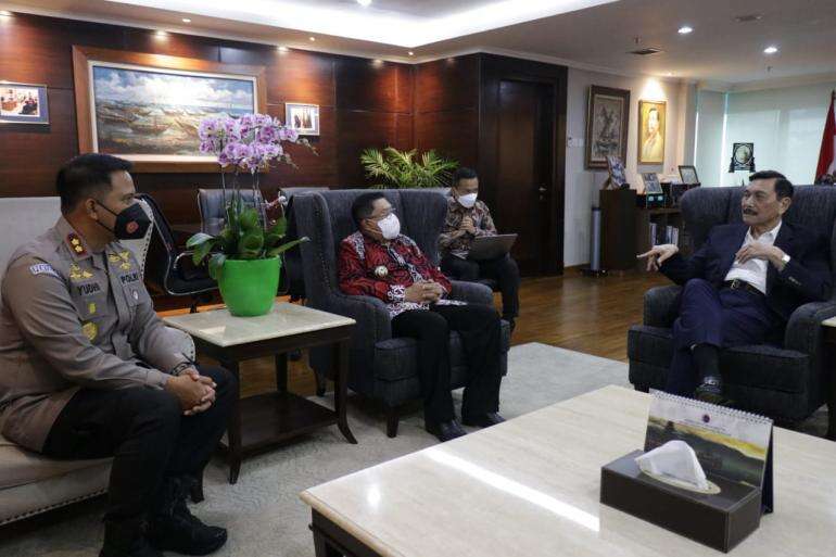Blitar Masuk PPKM Level 1, Menko Luhut Sanjung Kekompakan Warga