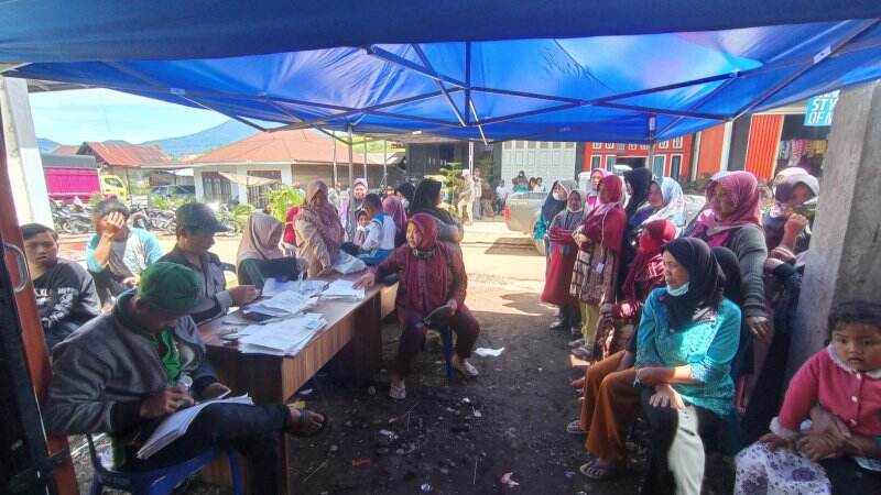 Vaksinasi Polri di Desa Sungai Asam Kerinci