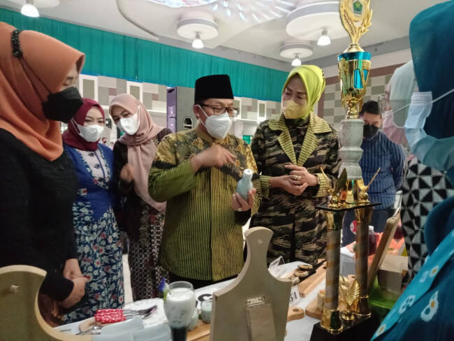 Wali Kota Sutiaji Apresiasi Aneka Olahan Non Beras Non Terigu, Terus Dorong Urban Farming