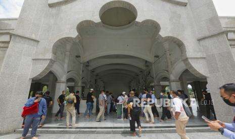 Seluruh Masjid hingga Surau akan Dibuka Pekan Depan